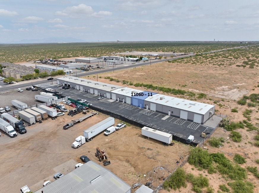 10893 Dyer St, El Paso, TX à louer Photo intérieure– Image 1 sur 16