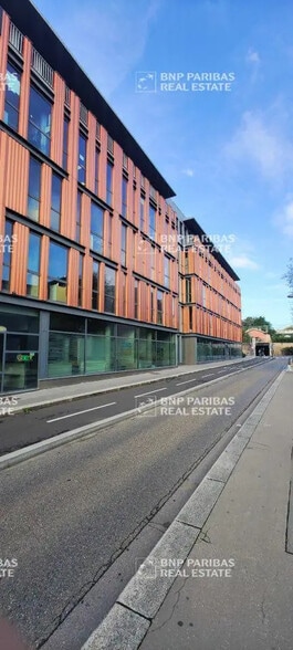 Bureau dans Lyon à louer - Photo de l’immeuble – Image 2 sur 17