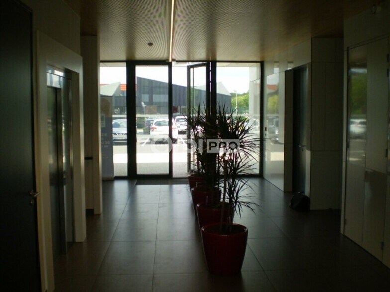 Bureau dans Bezannes à louer - Hall d’entrée – Image 3 sur 4