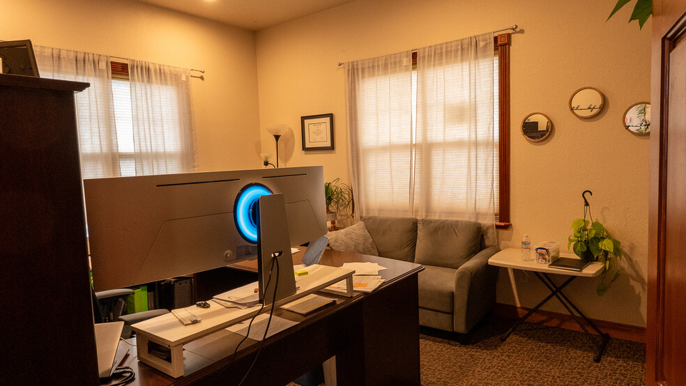 360 NW Vermont St, Bend, OR à louer - Photo de l’immeuble – Image 3 sur 26
