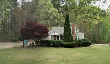 721 Holly Springs Rd, Holly Springs, NC à louer Photo de l’immeuble– Image 1 sur 6