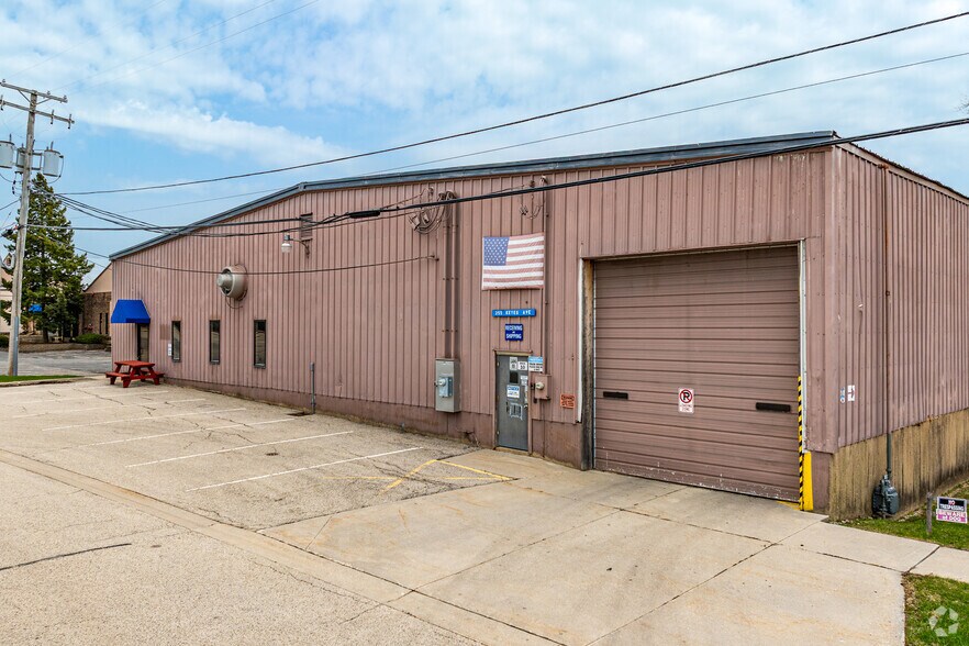 201-255 Keyes Ave portefeuille de 2 biens à vendre sur LoopNet.fr - Photo principale – Image 1 sur 1