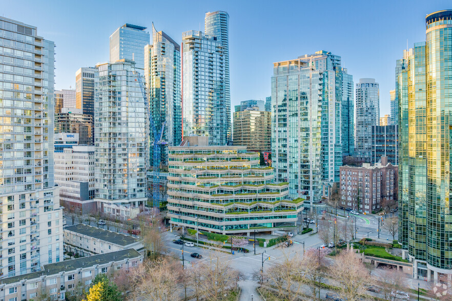 1285 W Pender St, Vancouver, BC à louer - Photo de l’immeuble – Image 2 sur 5