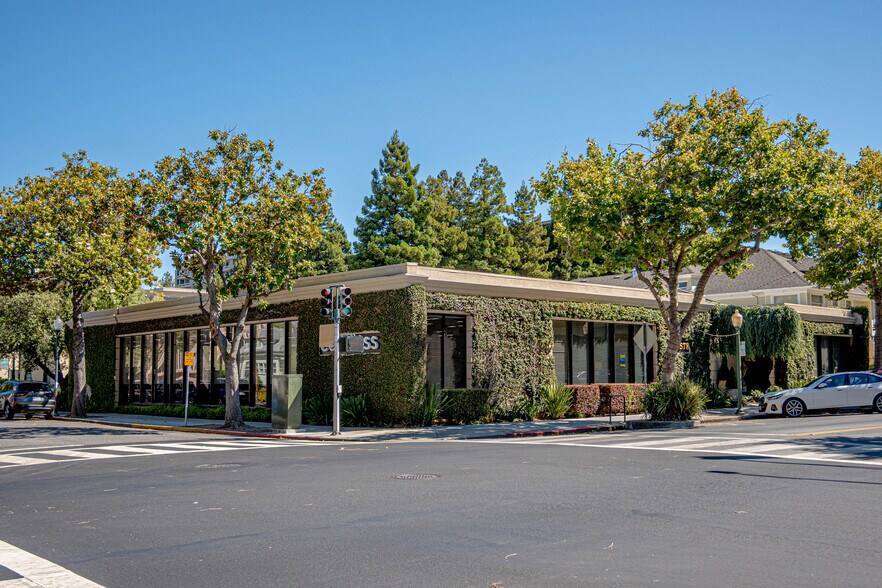 568-578 University Ave, Palo Alto, CA à vendre - Photo de l’immeuble – Image 1 sur 24