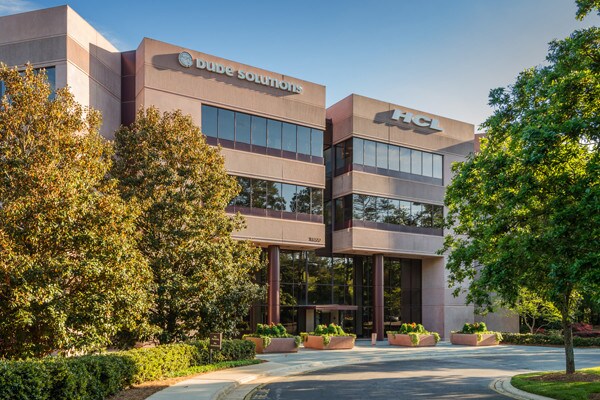 11000 Regency Pky, Cary, NC à louer - Photo de l’immeuble – Image 3 sur 42