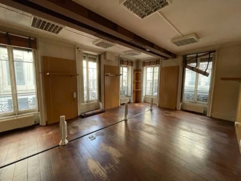 Bureau dans Lyon à louer - Photo de l’immeuble – Image 2 sur 5