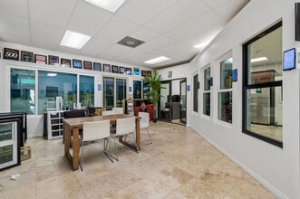2125 W Columbus Dr, Tampa, FL à louer Photo intérieure– Image 2 sur 23
