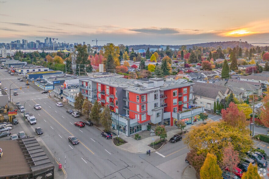 1201 16th St W, North Vancouver, BC à vendre - Aérien – Image 3 sur 7