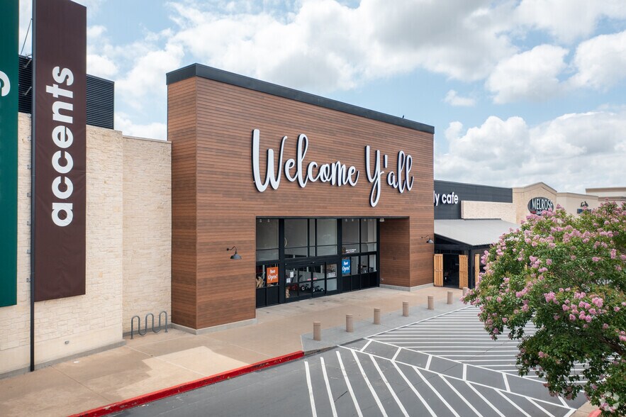 12901 N I-35 Service Rd, Austin, TX à louer - Photo de l’immeuble – Image 3 sur 31