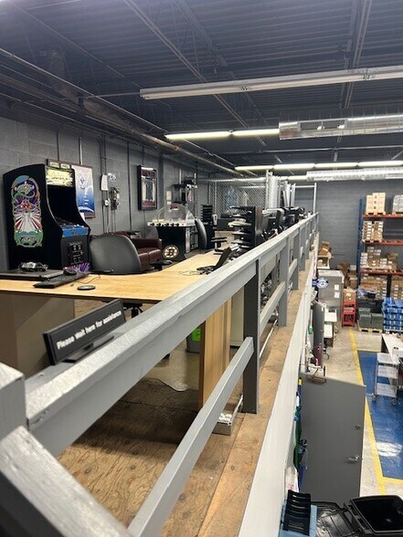 3501 Woodhead Dr, Northbrook, IL à louer - Photo de l’immeuble – Image 3 sur 9