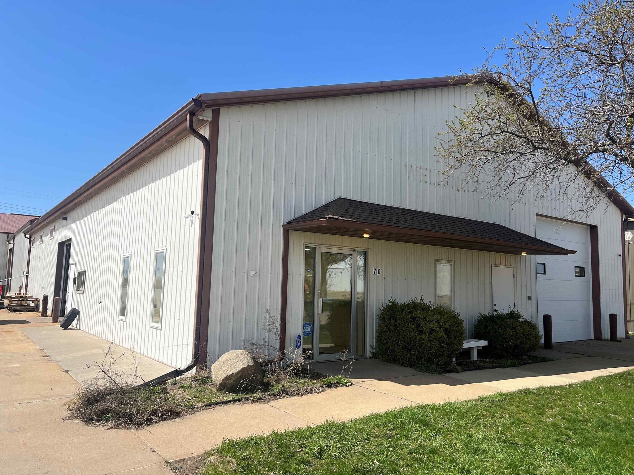 710 49th St, Marion, IA à vendre Photo de l’immeuble– Image 1 sur 15