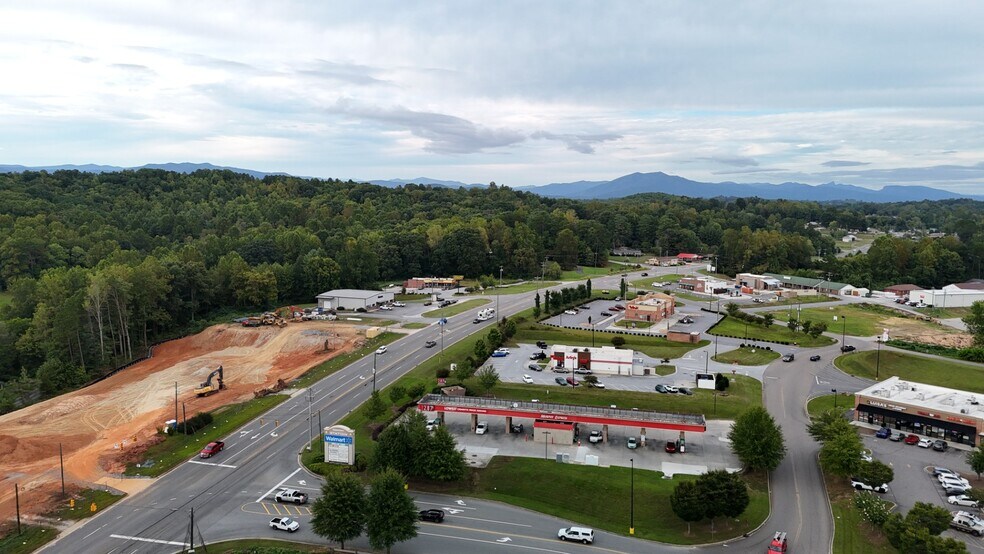 2550 Sugar Hill Rd, Marion, NC à louer - Photo de l’immeuble – Image 3 sur 4
