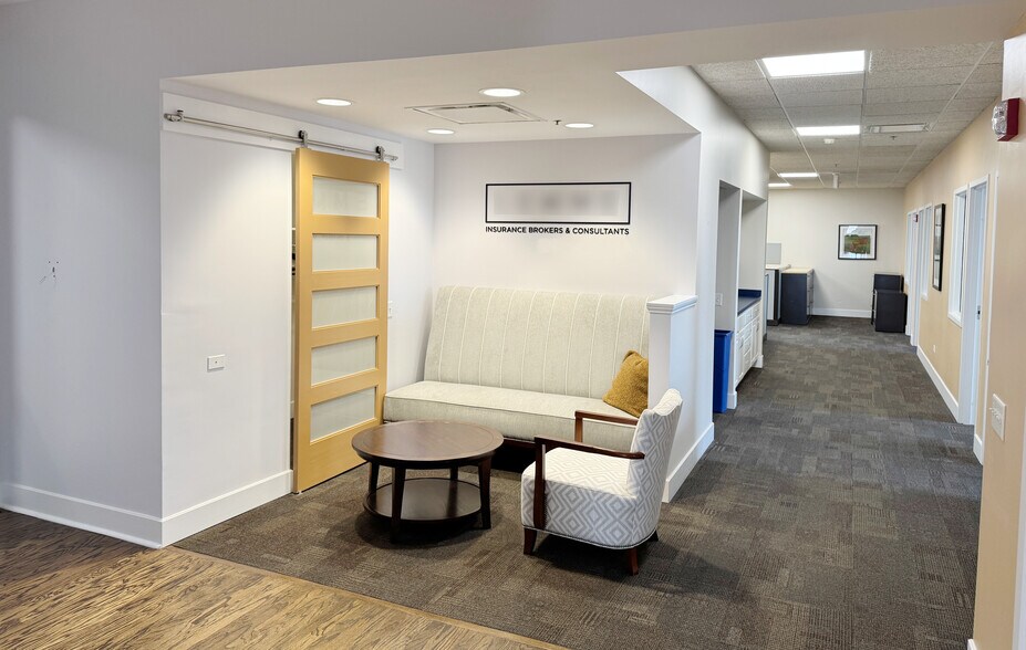 111 - 115 W Campbell St, Arlington Heights, IL à louer - Photo de l’immeuble – Image 3 sur 9