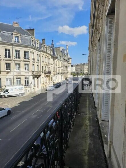 Local d'activités dans Reims à vendre - Photo de l’immeuble – Image 3 sur 12