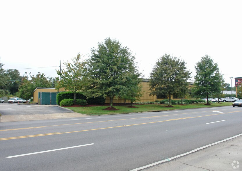 2617 Dauphin St, Mobile, AL à vendre - Photo de l’immeuble – Image 2 sur 16