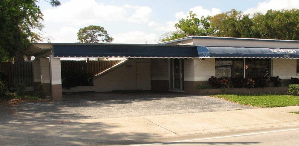 4460 Edgewater Dr, Orlando, FL à louer - Photo principale – Image 2 sur 25
