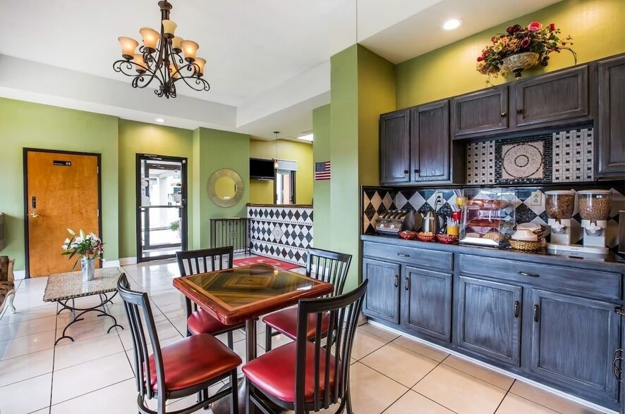 2051 Gordon Hwy, Augusta, GA à vendre - Hall d’entrée – Image 3 sur 7