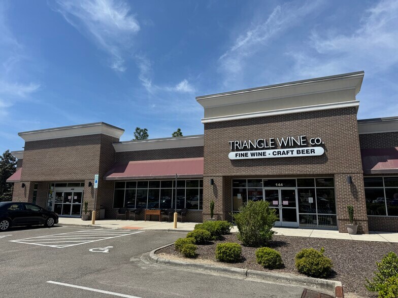 144 Brucewood Rd, Southern Pines, NC à louer - Photo de l’immeuble – Image 2 sur 8