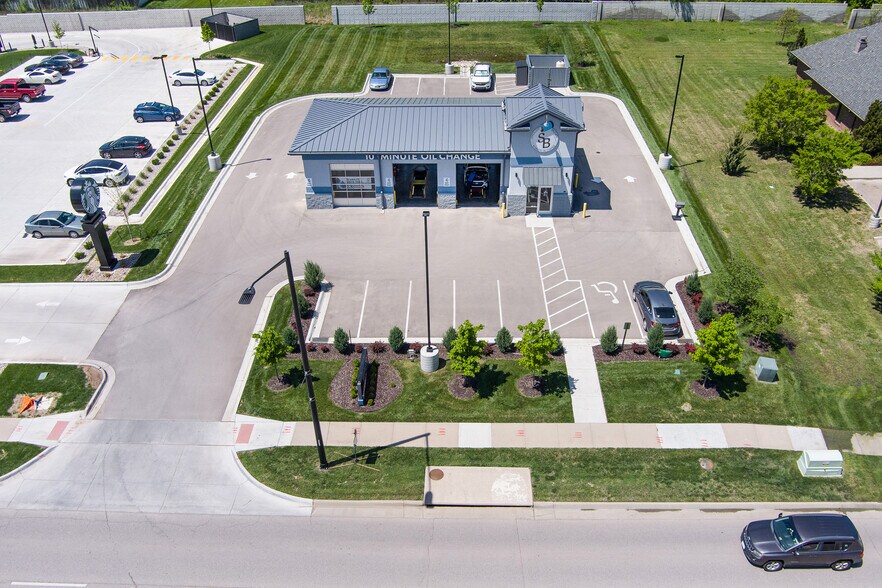 237 S Andover Rd, Andover, KS à vendre - Photo de l’immeuble – Image 2 sur 3