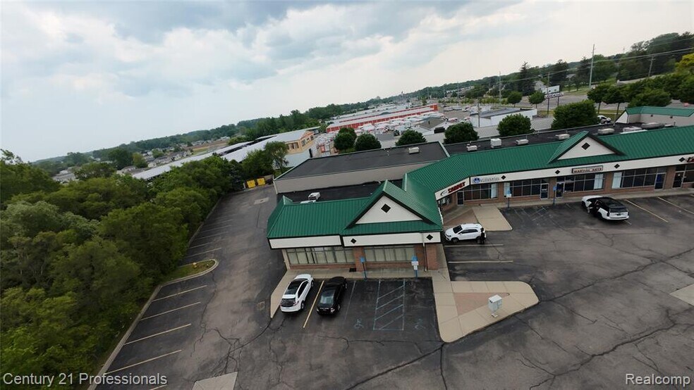 43970-44002 Gratiot Ave, Clinton Township, MI à louer - Photo de l’immeuble – Image 3 sur 12
