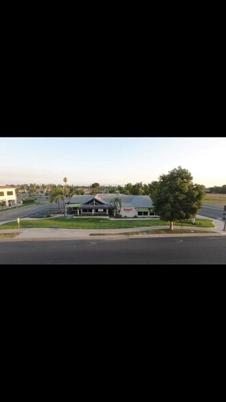 10123 Foothill Blvd, Rancho Cucamonga, CA à vendre - Vidéo sur l’annonce professionnelle – Image 2 sur 15