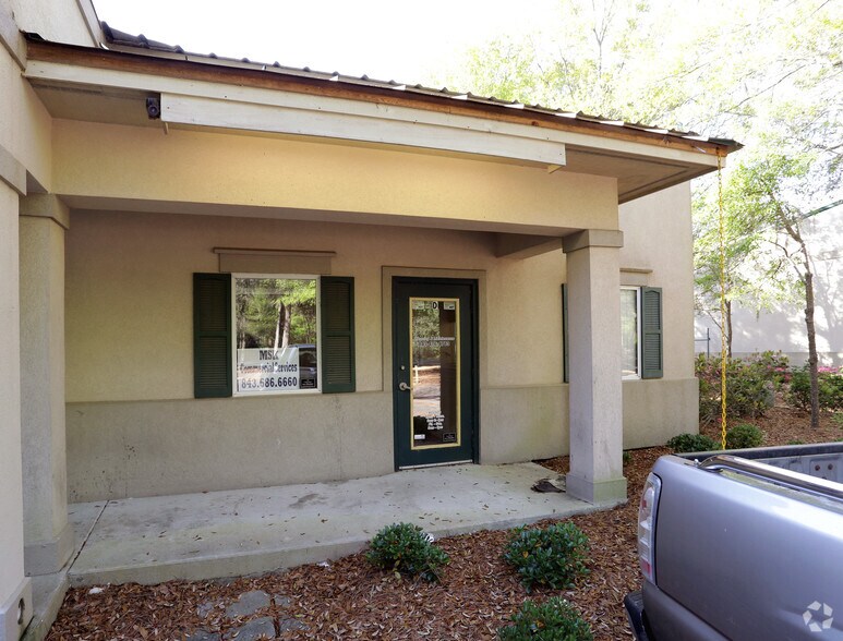 140 Beach City Rd, Hilton Head Island, SC à louer - Photo de l’immeuble – Image 3 sur 9