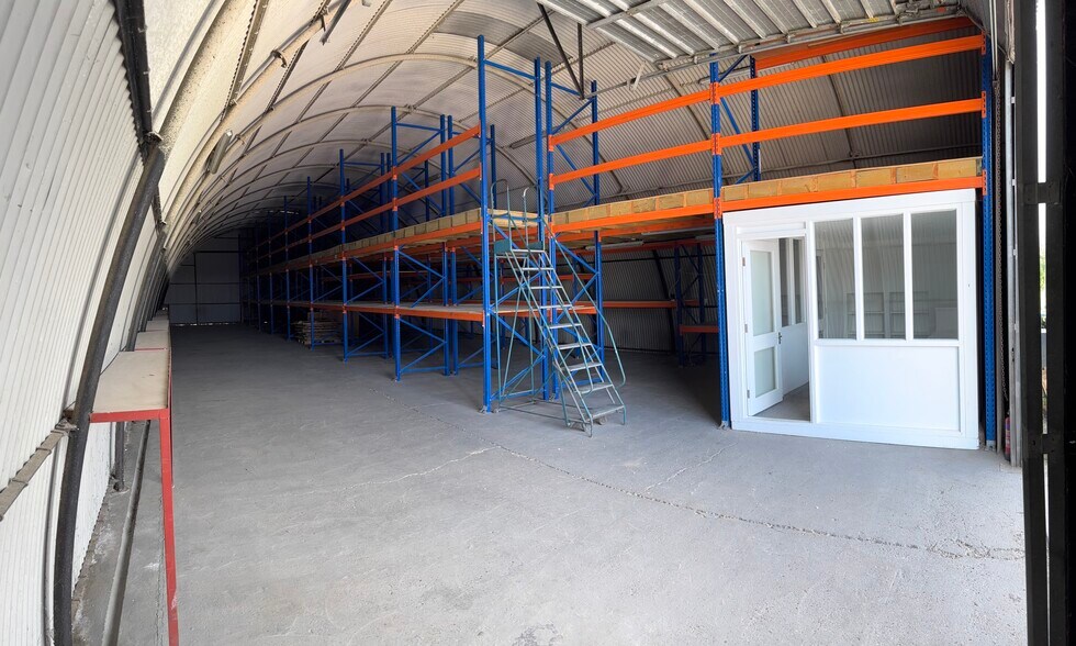 Unit 4, Tenterden Station Estate, Station Rd, Tenterden à louer - Photo de l’immeuble – Image 2 sur 6