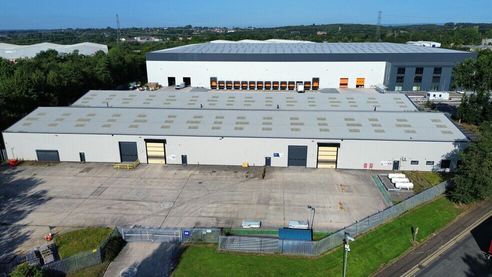 Touchet Hall Rd, Manchester à louer - Photo de l’immeuble – Image 1 sur 8