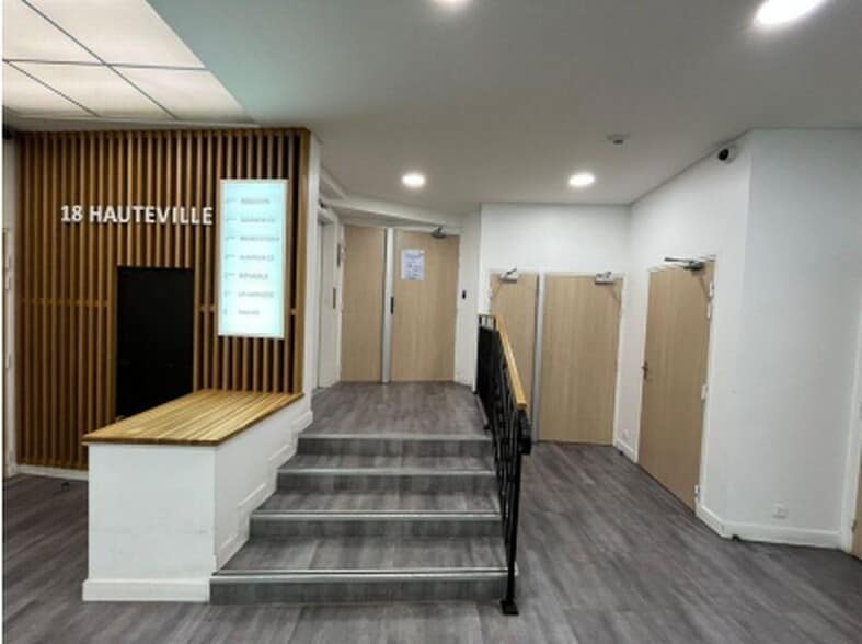 18 Rue D'Hauteville, Paris à louer - Hall d’entrée – Image 2 sur 9