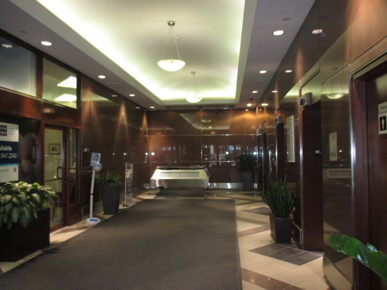 433 Main St, Winnipeg, MB à louer - Photo de l’immeuble – Image 3 sur 7