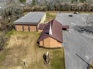 Plus de détails pour 1405 S Chestnut St, Lufkin, TX - Spécialisé à vendre