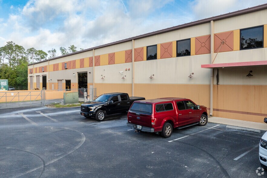 12290 Crystal Commerce Loop, Fort Myers, FL à louer - Photo de l’immeuble – Image 3 sur 5