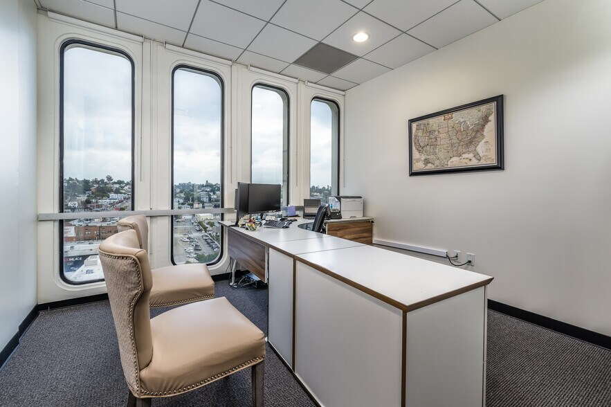 1910 W Sunset Blvd, Los Angeles, CA à louer - Photo de l’immeuble – Image 3 sur 19