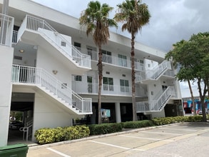1348-1358 Fruitville Rd, Sarasota, FL à louer Photo intérieure– Image 1 sur 12