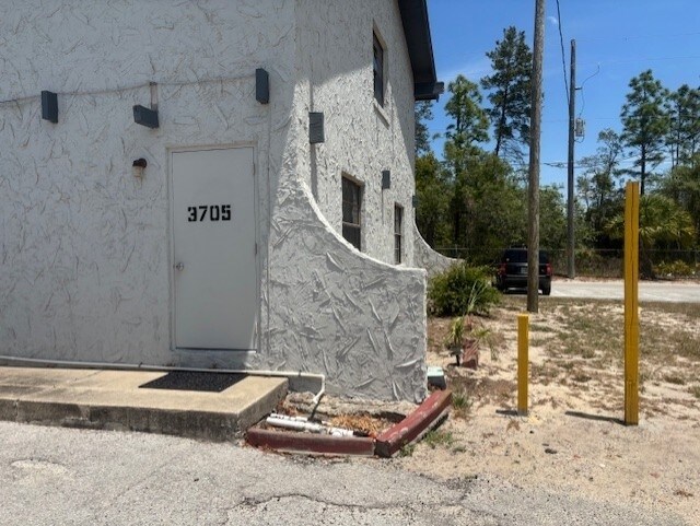 3703-3709 Commercial Way, Spring Hill, FL à louer - Photo de l’immeuble – Image 3 sur 7