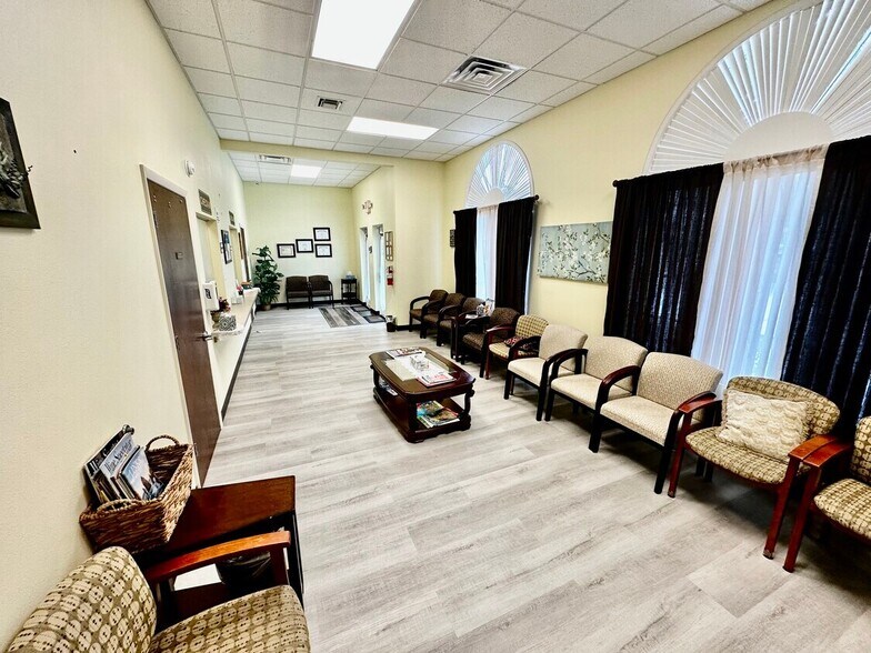1019 Harvin Way, Rockledge, FL à louer - Photo de l’immeuble – Image 2 sur 9