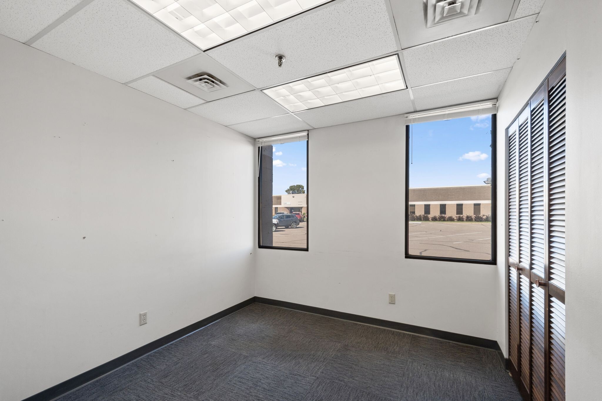 9701-9727 Valley View Rd, Eden Prairie, MN à louer Photo intérieure– Image 1 sur 6