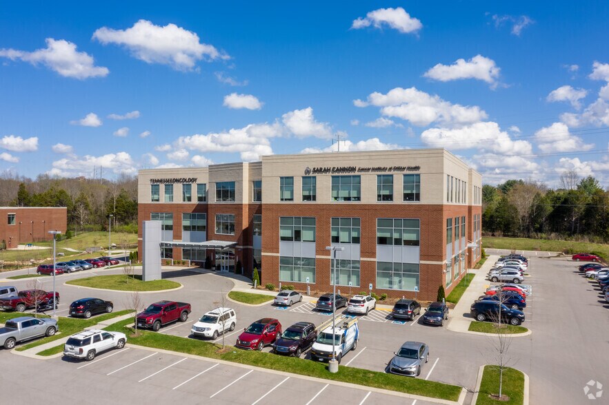 4488 Carothers Pky, Franklin, TN à louer - Photo de l’immeuble – Image 3 sur 5