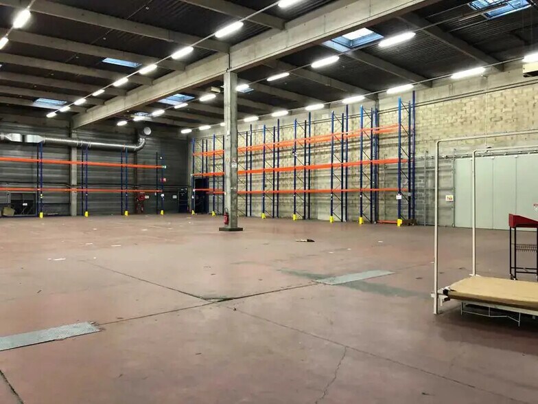 Industriel/Logistique dans Gennevilliers à louer - Photo de l’immeuble – Image 3 sur 30
