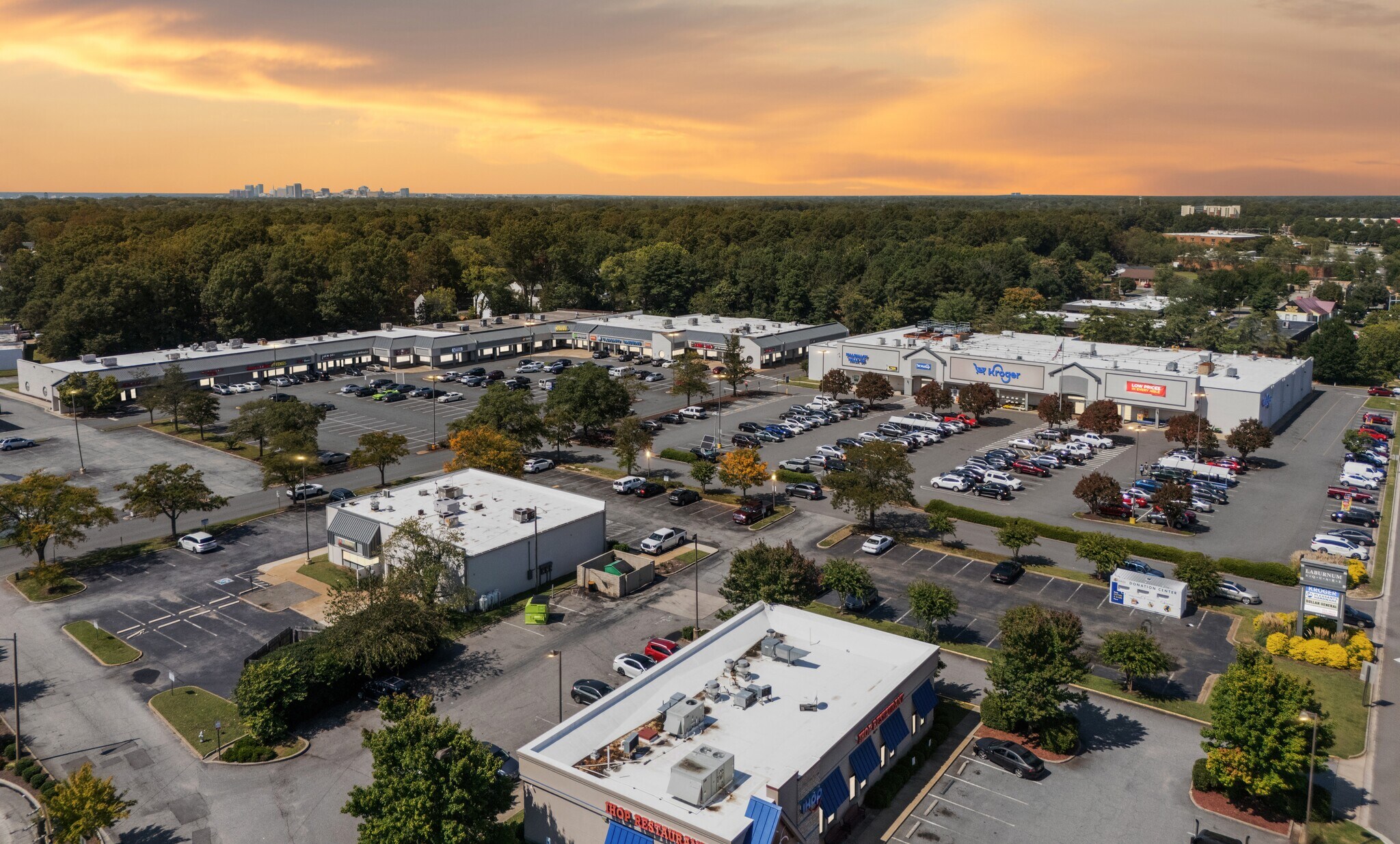 4720-4766 Finlay St, Richmond, VA à louer Photo principale– Image 1 sur 31