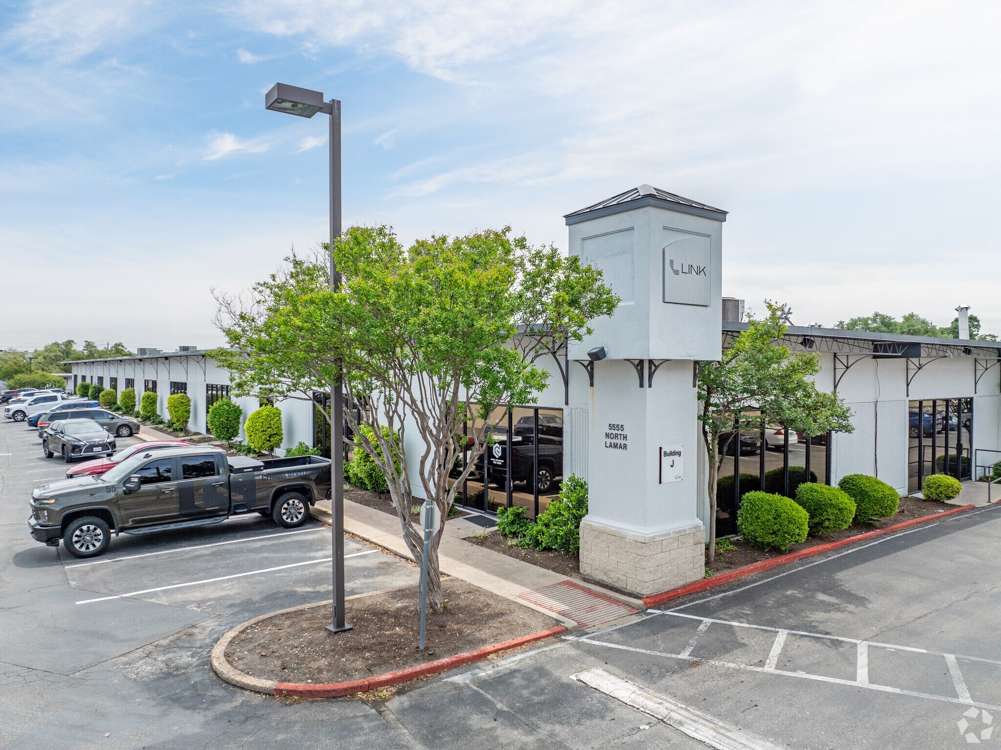 5555 N Lamar Blvd, Austin, TX à louer Photo principale– Image 1 sur 29