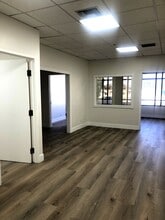 18645-18663 Ventura Blvd, Tarzana, CA à vendre Photo intérieure– Image 1 sur 4