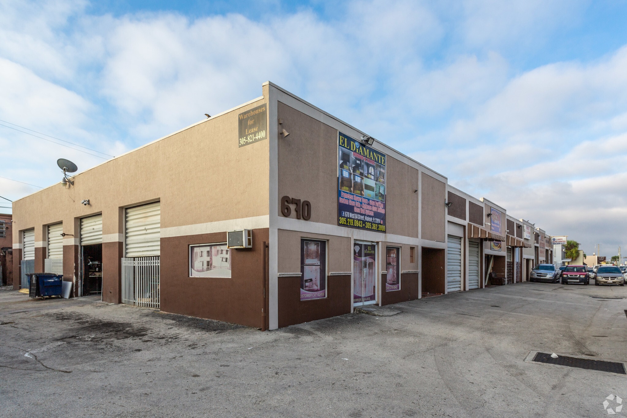 670-698 W 84th St, Hialeah, FL à louer Photo principale– Image 1 sur 15