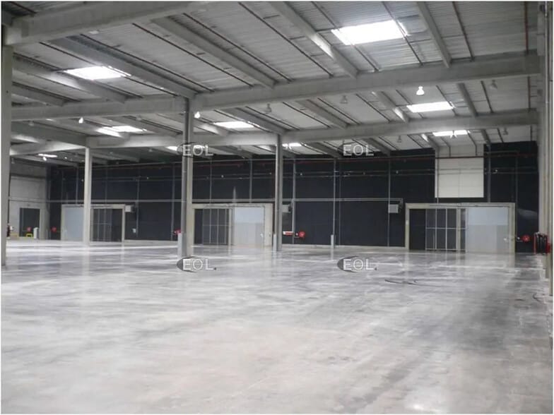 Industriel/Logistique dans Hénin-Beaumont à louer - Photo de l’immeuble – Image 2 sur 2