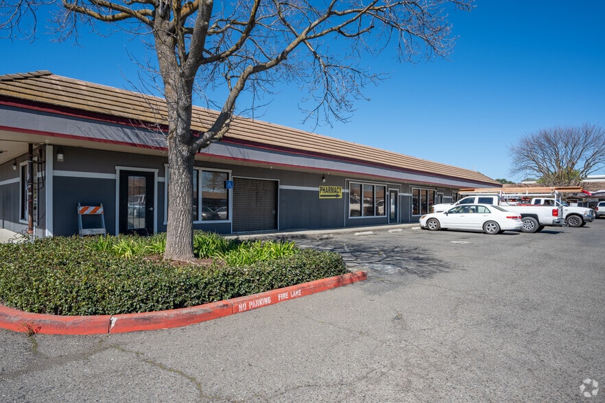 825 East St, Woodland, CA à louer - Photo de l’immeuble – Image 2 sur 7