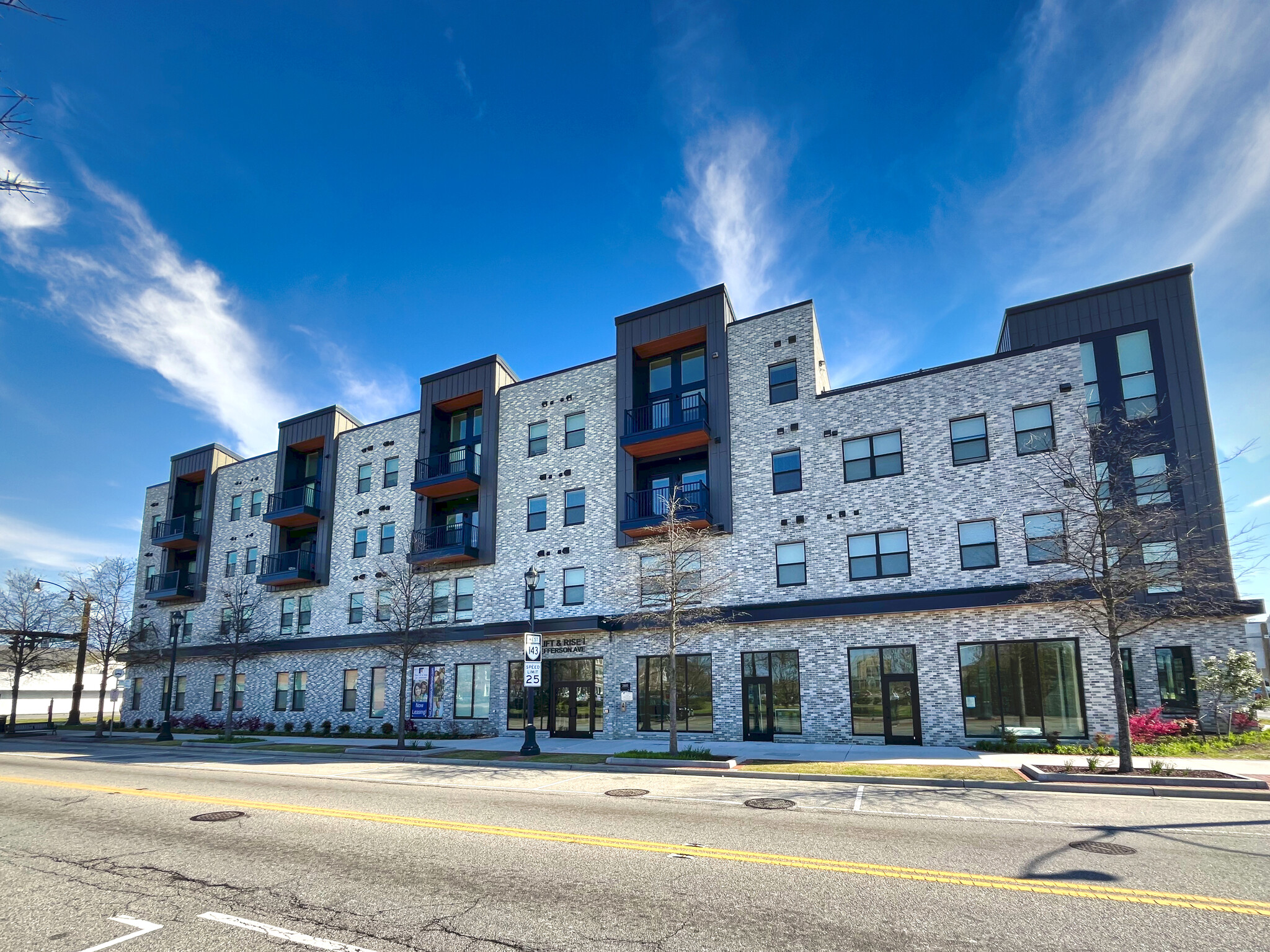 2700-2812 Jefferson Ave, Newport News, VA à louer Photo de l’immeuble– Image 1 sur 7