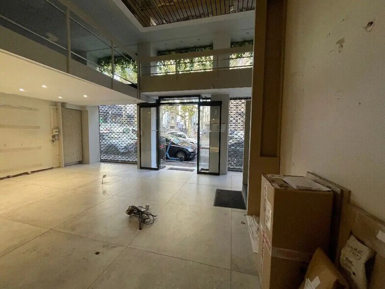 Bureau dans Lyon à vendre - Hall d’entrée – Image 2 sur 4