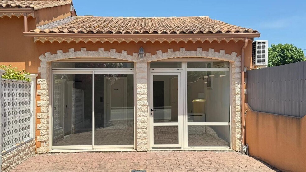Local commercial dans Vedène à louer - Photo de l’immeuble – Image 2 sur 6