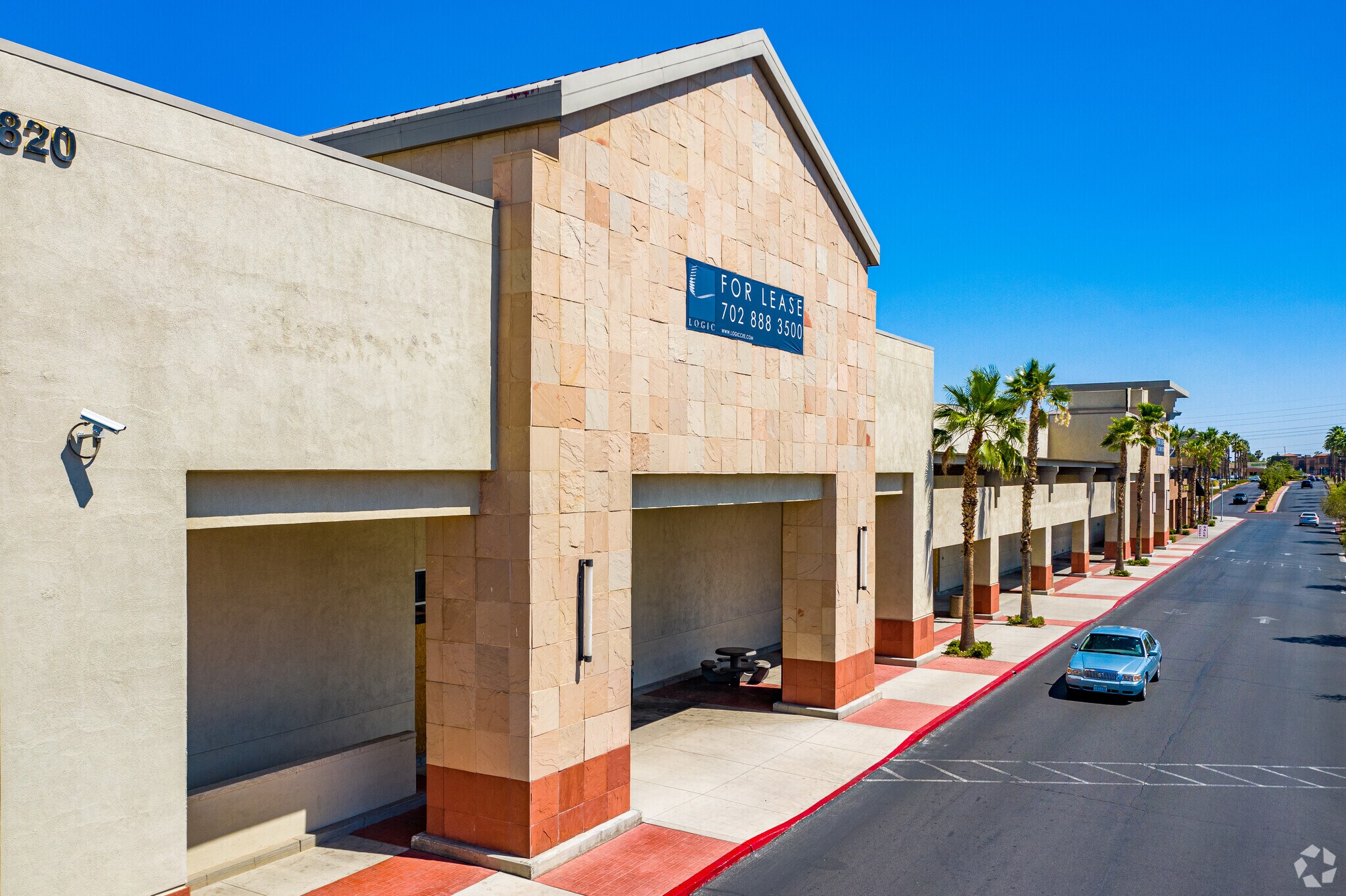 820 S Rampart Blvd, Las Vegas, NV à louer Photo principale– Image 1 sur 41