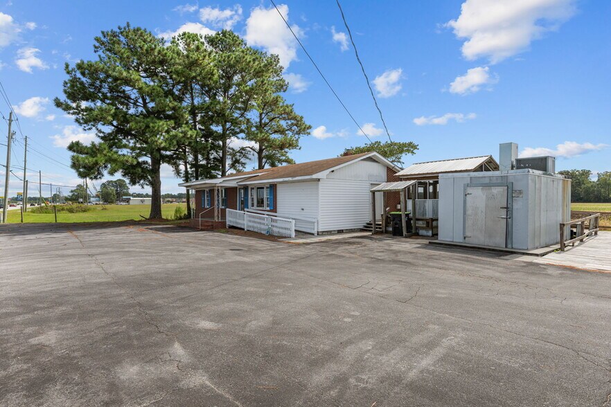 11146 NC 55 Hwy E, Grantsboro, NC à vendre - Photo de l’immeuble – Image 2 sur 12